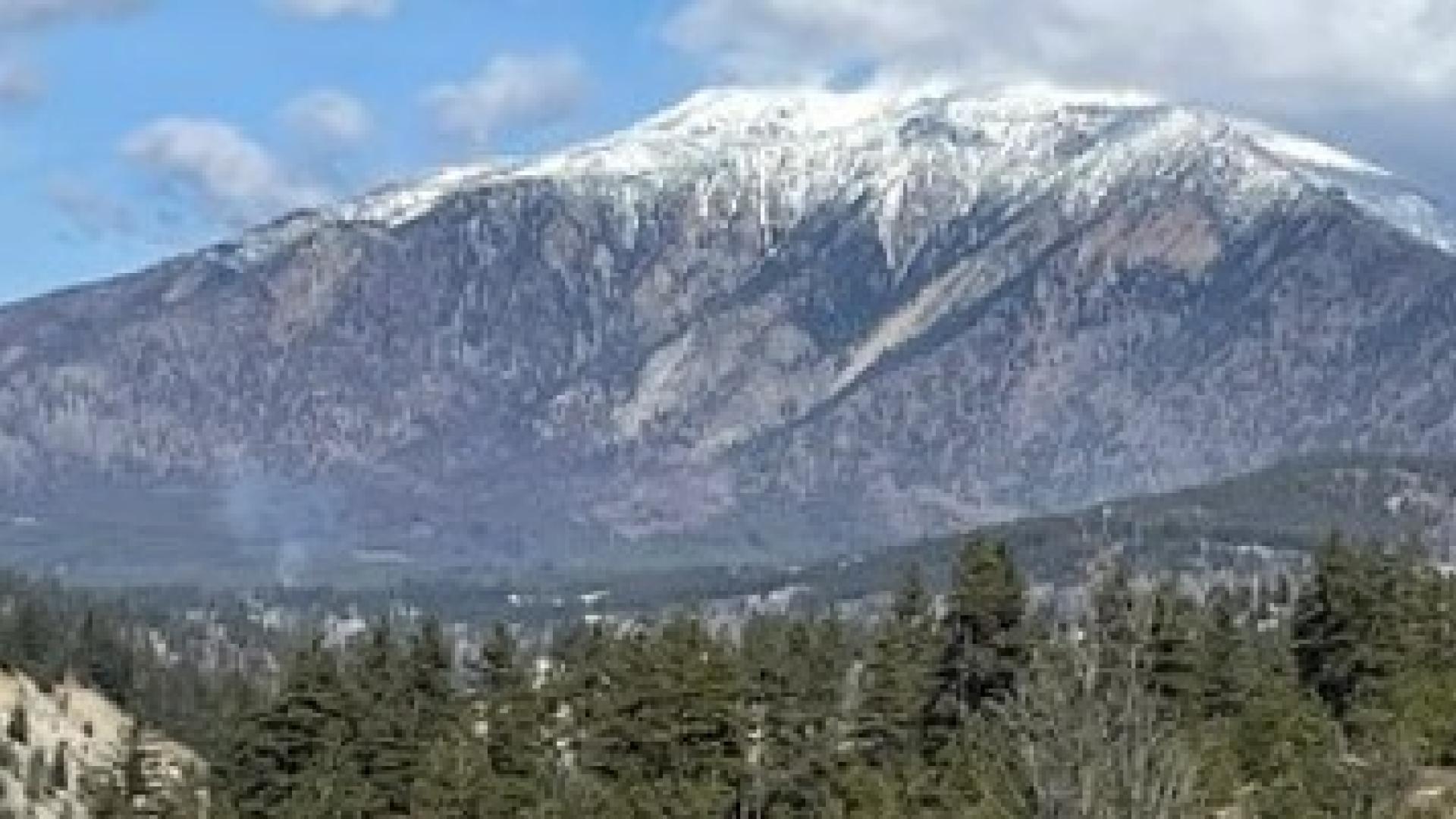 Lytton background mountains and trees