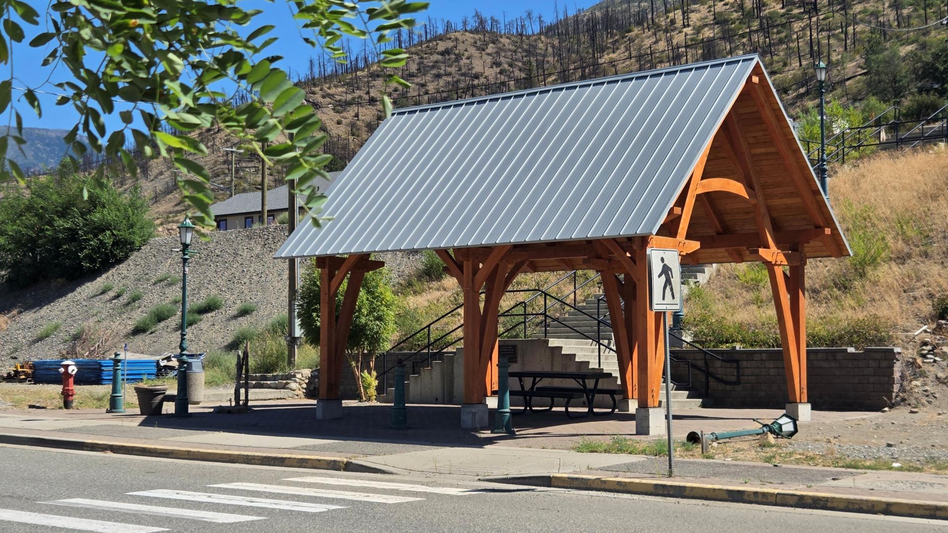 Pocket Park picnic table